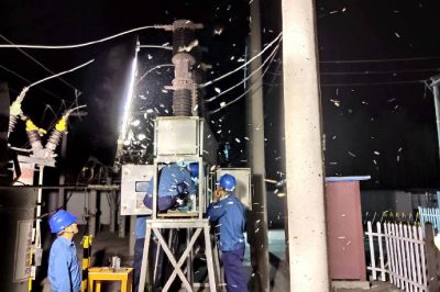 陽谷供電公司搶修35千伏張秋站1號(hào)主變高壓側(cè)開關(guān)
