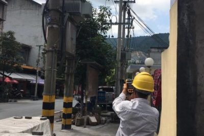 10千伏潭虎線團(tuán)愛(ài)1臺(tái)區(qū)變壓器進(jìn)行紅外測(cè)溫