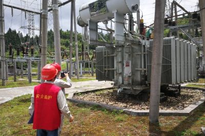邵陽變電檢修公司對市區(qū)、新寧、邵東的重要變電站進行現(xiàn)場保電工作