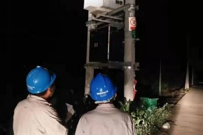 檢查變壓器高低壓樁頭，令克樁頭，高壓開關(guān)和導(dǎo)線連接處