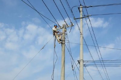 淮安淮陰劉老莊供電所：農(nóng)網(wǎng)升級(jí)改造，迎夏峰