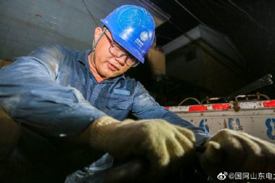 完成兩套懸式絕緣子、一套直線瓷瓶更換及緊線工作，保障附近居民用電安全