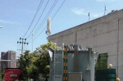 抓緊進行110千伏1號主變擴建工程設(shè)備安裝及就位工作