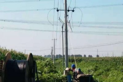 安托站10千伏南寨線8661開關(guān)以下線路轉(zhuǎn)檢修正在如火如荼進行