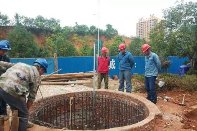 婁底供電公司在110千伏早共楊線T共線進行G1基礎施工