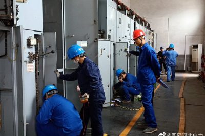 黃驊韓村開關(guān)柜進行拆除改造工作