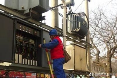 橋西線6號配電變電器開關故障進行消缺