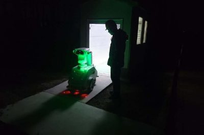 智能機(jī)器人對(duì)220千伏于莊變電站進(jìn)行夜間紅外特巡