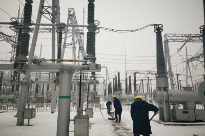 國(guó)網(wǎng)延安供電公司330kV延安變開(kāi)展雪后巡視路線