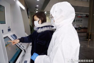 營業(yè)廳女工抗疫慶“三八” 堅守工作崗位