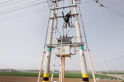 臺架更換絕緣護套 農(nóng)灌用電安全可靠