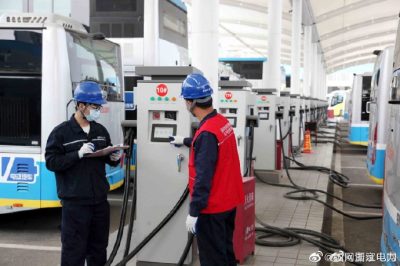 國(guó)家電網(wǎng)全面建設(shè)新能源汽車充電設(shè)施項(xiàng)目集中聯(lián)動(dòng)開工