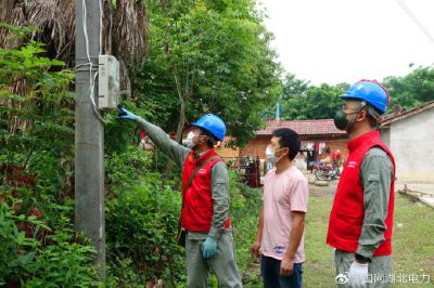 小龍蝦很“嬌氣”，“電保姆”一起來照顧
