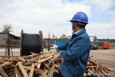 古城十一線(xiàn)東西石橋支線(xiàn)進(jìn)行絕緣化改造