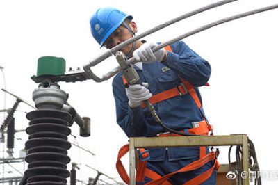 南昌供電公司檢修輸電線路接地網