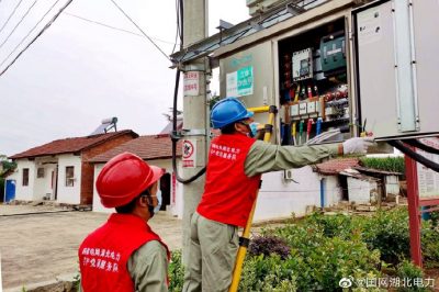 檢查線路、變壓器等設(shè)備