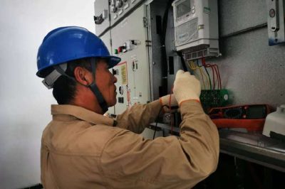 進行10kV客戶變的裝表接電工作