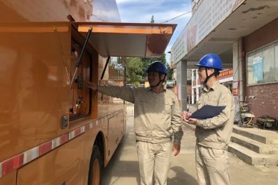 中考期間國網(wǎng)南平供電公司對全區(qū)各考點(diǎn)電力相關(guān)設(shè)備開展特巡特護(hù)工作