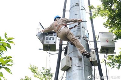 順利完成該公司進線10kV柴明線柱上智能開關FTU的調(diào)試工作