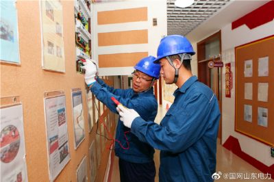 重點對校園內(nèi)變壓器、表箱、開關等設備進行調(diào)試和測溫