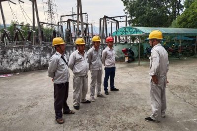 對(duì)高損臺(tái)區(qū)進(jìn)行夜間安全用電檢查