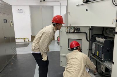 對康緣養(yǎng)生谷竣工完成的配套電氣設(shè)備、線路開展驗(yàn)收工作