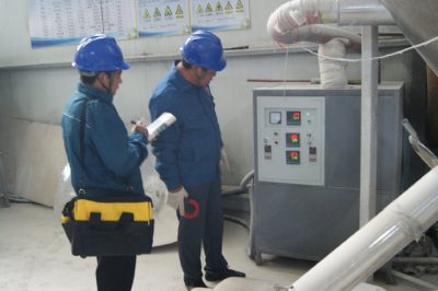 對客戶的配電盤、啟動柜、電表箱、保護器、接地線等進行排查測試