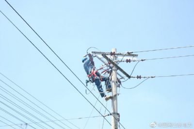加快小區(qū)配電工程建設??保障居民用電無憂