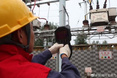 對(duì)變電站設(shè)備進(jìn)行全方位排查整改