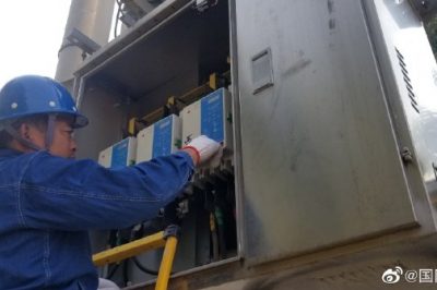 對漳頭村商戶集中區(qū)域低壓線路、臺區(qū)配變等進行排查消缺