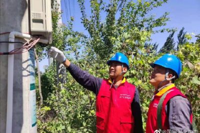 對轄區(qū)內(nèi)的高低壓線路、設備進行巡視