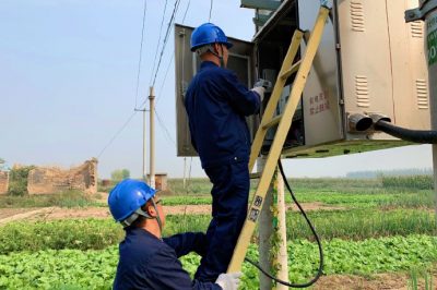 國(guó)網(wǎng)南宮市供電公司南便供電所對(duì)轄區(qū)內(nèi)10千伏線路進(jìn)行巡視