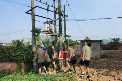 為部隊(duì)內(nèi)部修剪高、低壓線路下的樹(shù)障