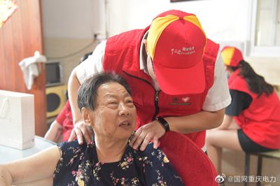 “紅馬甲”走進敬老院，傾聽老人心聲