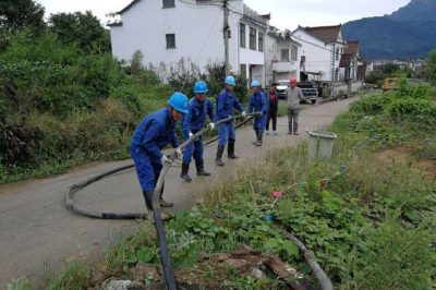 搶修水毀工程?！皟晒?jié)”風(fēng)景區(qū)可靠保電