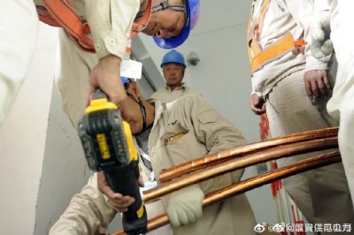 新上的10千伏2號電容器并開關(guān)進(jìn)行電纜切割