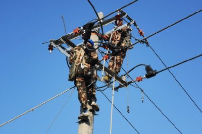 10千伏堯方頭561線路升級電網(wǎng)、立桿架線