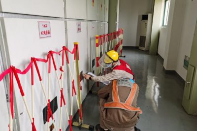 在110千伏錢(qián)埂變進(jìn)行電纜線(xiàn)路許可工作