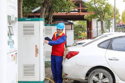 對蕭山區(qū)湘湖路老虎洞新能源充電站進(jìn)行巡視檢查