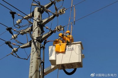 夏邱鎮(zhèn)溪家村10千伏華磊線1號鐵塔緊急帶電處理弓子線斷線缺陷