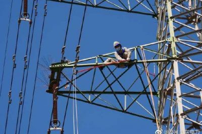 消除220千伏廣安線24號塔導線防震錘滑跑的嚴重缺陷