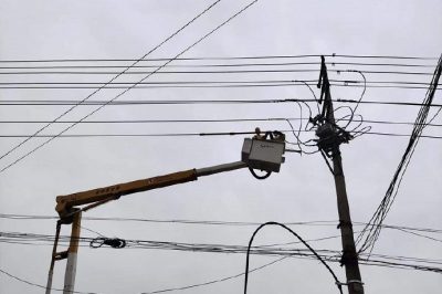 對線路進行帶電斷茂盛置業(yè)變壓器隔離開關(guān)上引線操作