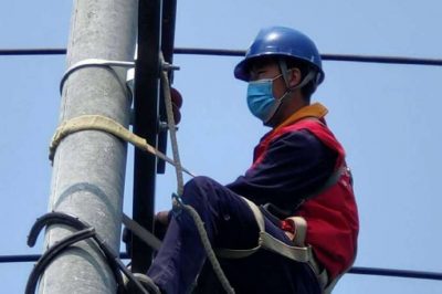 對(duì)電力線路設(shè)備進(jìn)行全面細(xì)致“體檢”