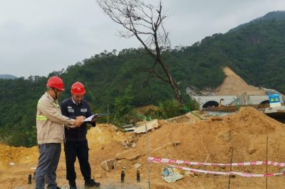 為開春高速的隧道、高速出入口永久用電做勘查工作和設(shè)計供電方案