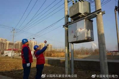 到西莊村對變壓器、用電線路等進(jìn)行紅外測溫