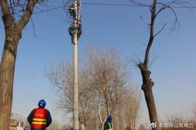 更換老舊導線700余米，安裝跌落式熔斷器一處