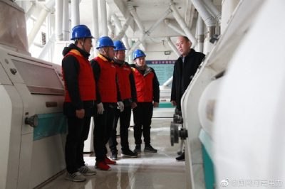 到臺前宏達面業(yè)有限公司開展電力志愿服務活動